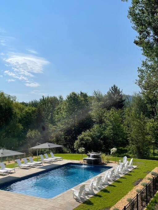 883 Suite 102 Bromont Vieux Village 2Cac , Foyer Exterior foto